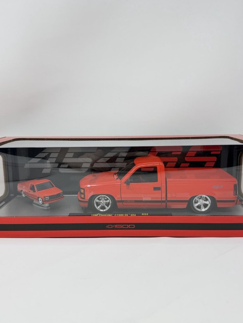 2026 M2 Machines 1992 Chevrolet C1500 SS 454 OBS 1:24 & 1:64 Walmart Exclusive